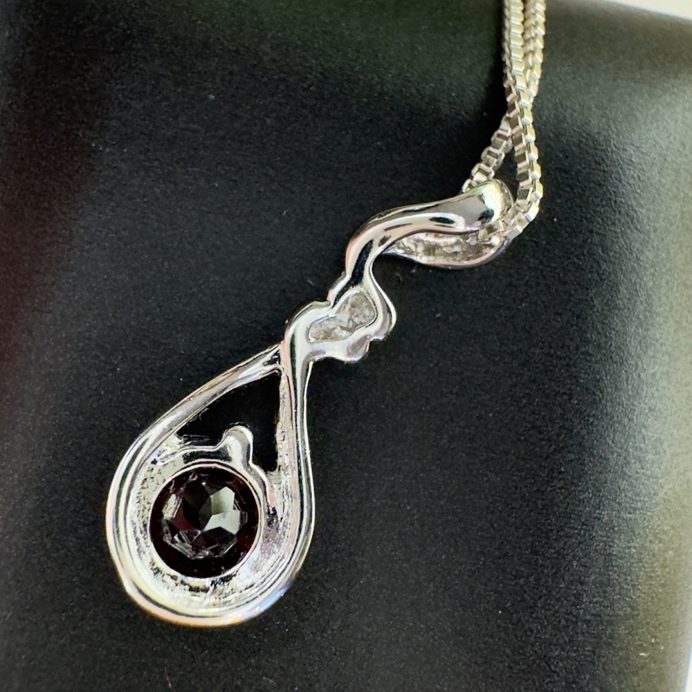 Vintage Unique Garnet Sterling Silver 925 Pendant with 14K gold Rhodium Finish - Picture 8 of 10